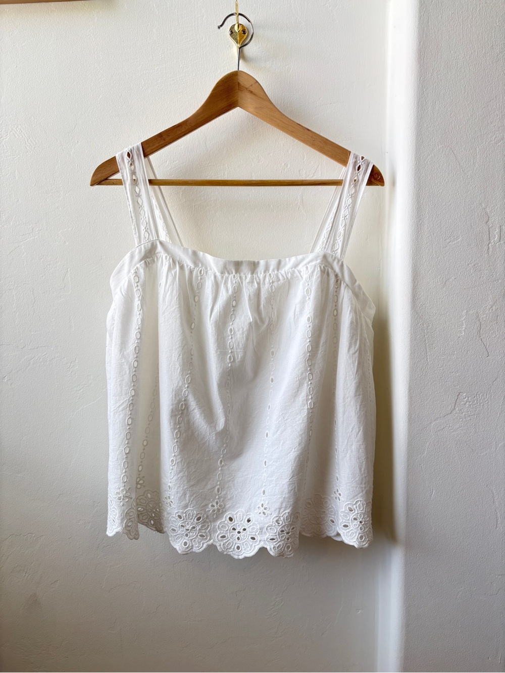 Maurices White Eyelet Summer Tank Top NWT 100% Cotton Size Large